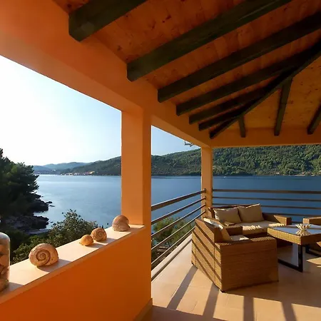 Dalmatia Sokolic بيت للعطل *